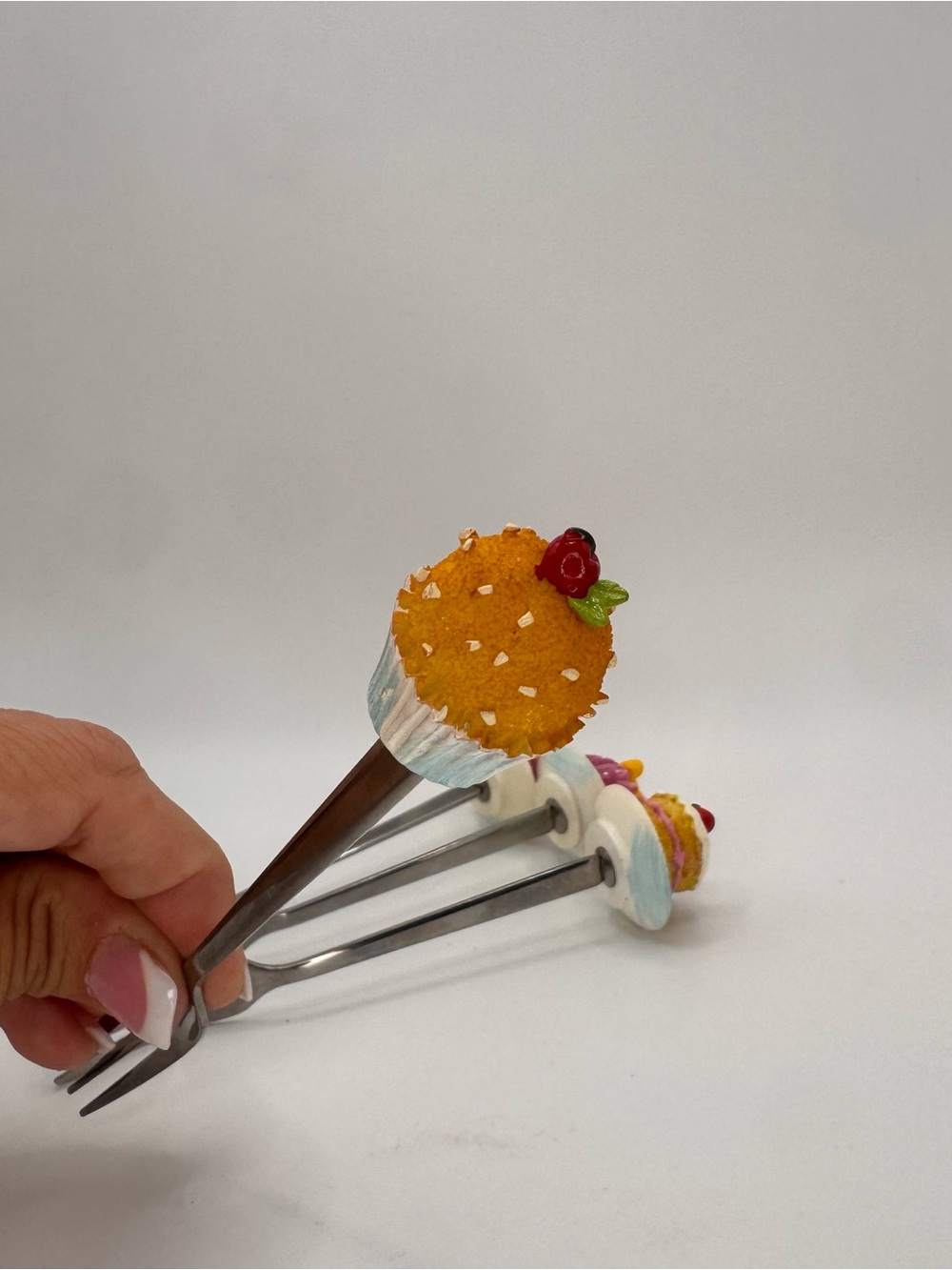 Blond Amsterdam Dessert Fork Set – 4 Whimsical Dessert Forks - Picture 9 of 11